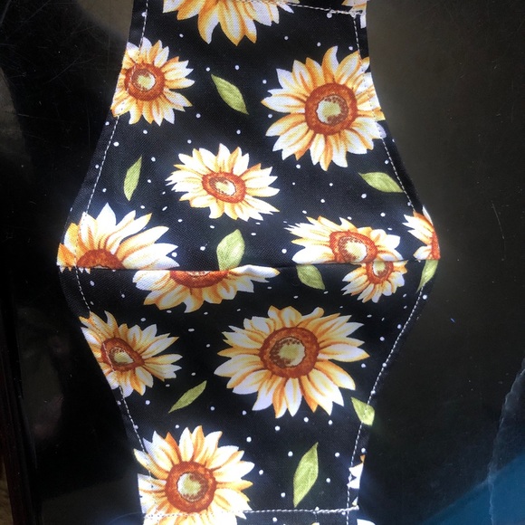 Sunflower facemask - Picture 2 of 5